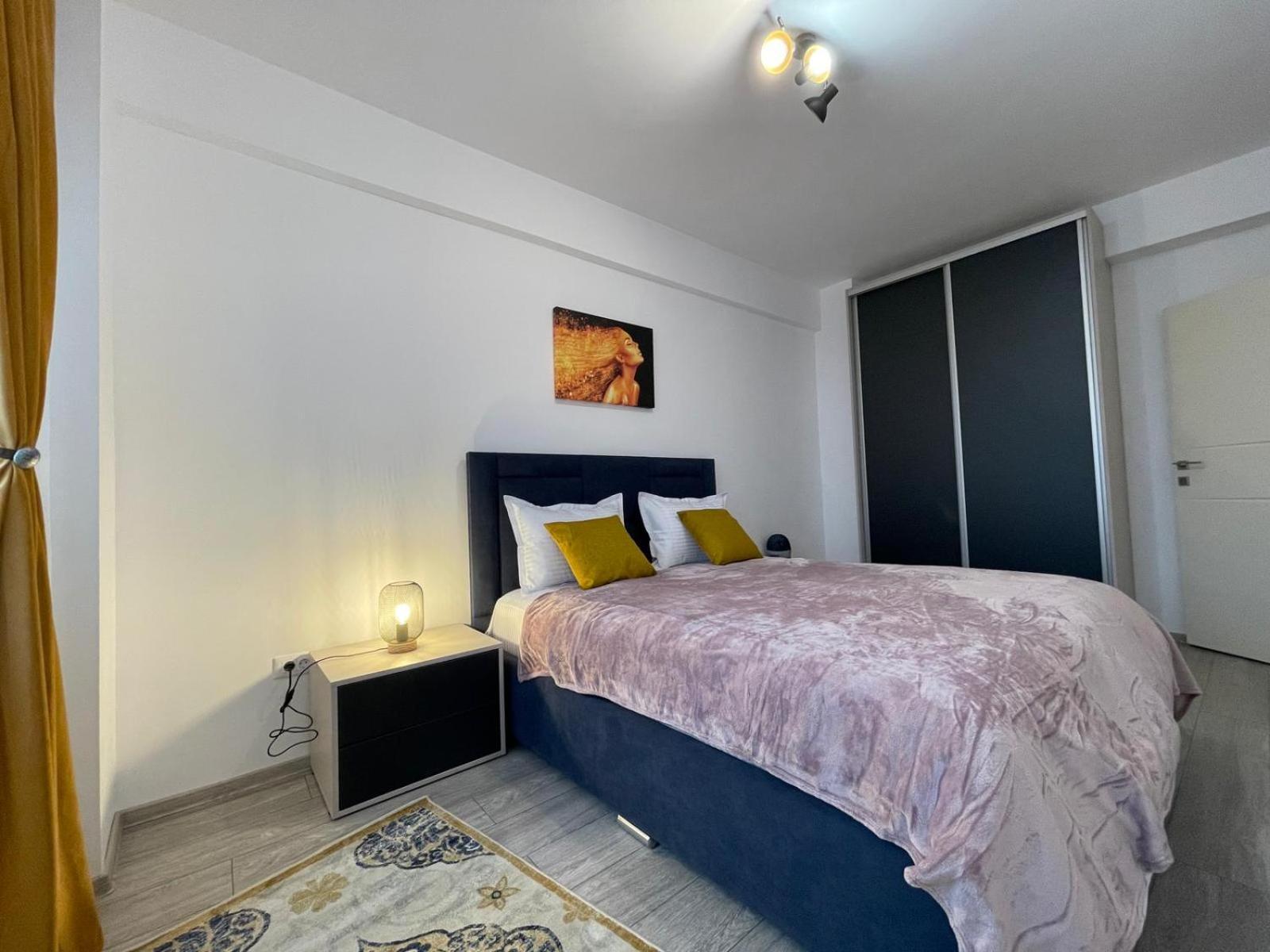 Palas Retreat - Q Residence 이아시 외부 사진