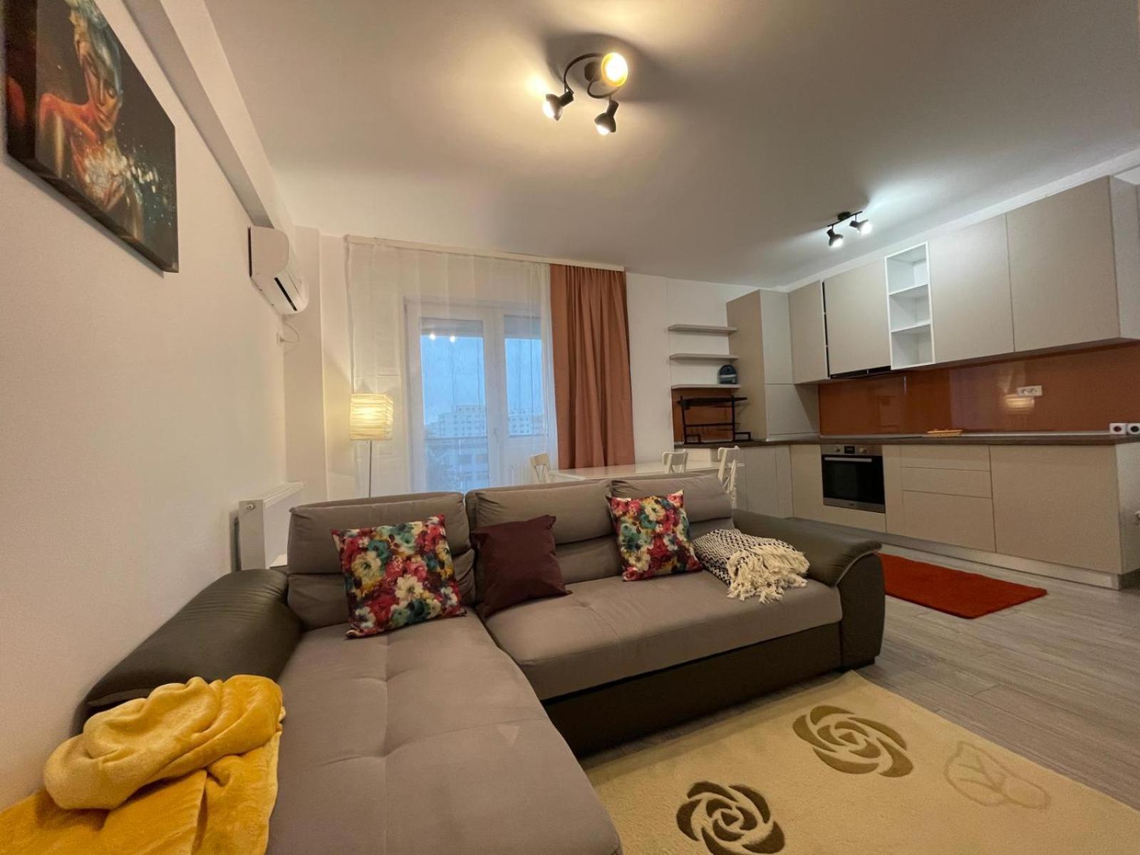 Palas Retreat - Q Residence 이아시 외부 사진